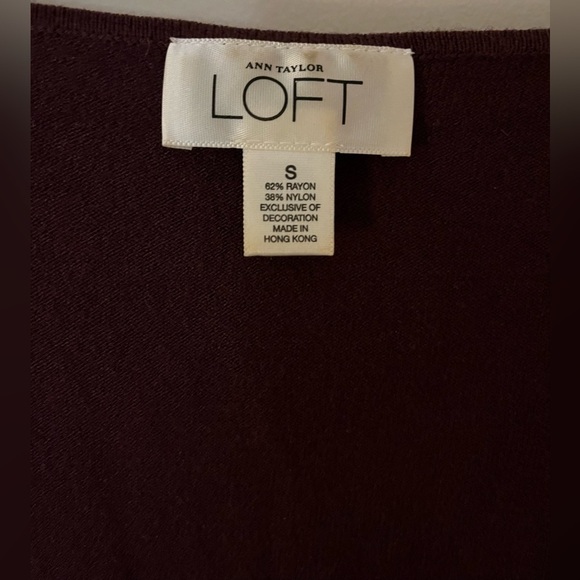 Ann Taylor LOFT Plum Color Pullover V-Neck Sweater w/Lace Camisole; Size S - Picture 3 of 8